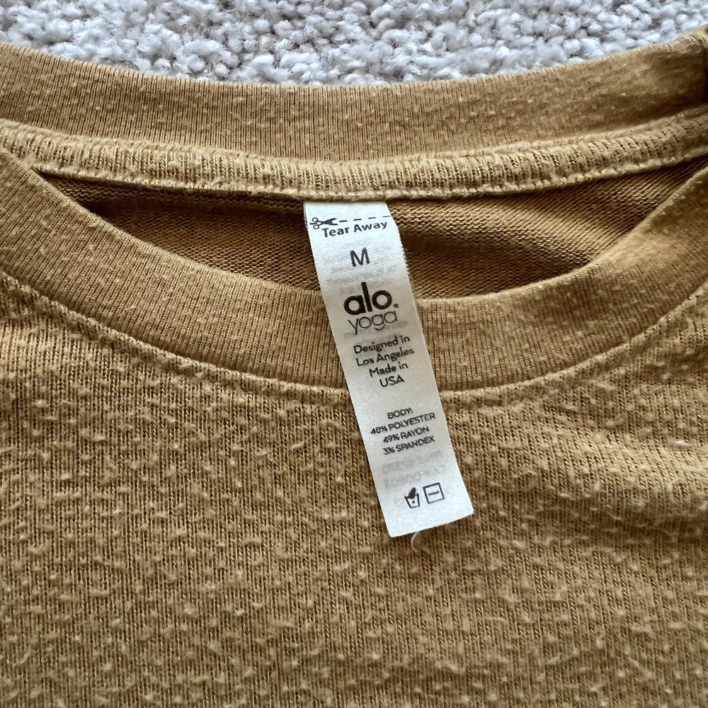 Alo Yoga Soho‎ Pullover Sweatshirt Brushed Alolux Goldenrod Yellow Size M - Picture 6 of 13